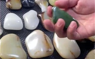 选购原石别被故事忽悠，原石收藏重在材质本身