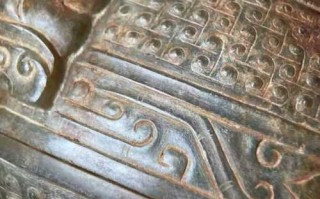 战汉古玉的工技与打磨：砣碾砂磨下的千年玉魂