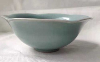 器物鉴定：宋元龙泉窑龟心荷叶花口碗