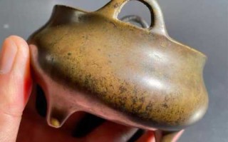 桥耳三足铜香炉（宣德款）图片鉴定