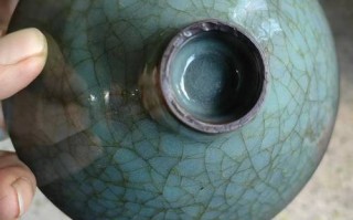 宋官窑瓷器，皇家审美下的冰裂纹雅韵