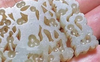 从玉带板看明代砣工：区分老砣与现代机雕痕迹