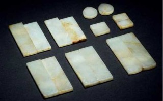 从玉带板看明代砣工：区分老砣与现代机雕痕迹