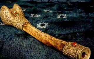 旧西藏贵族与寺使用的人皮嘎巴拉鼓、腿骨号角（冈令）、嘎巴拉颅骨碗、这些藏器你还有胆量收藏吗？