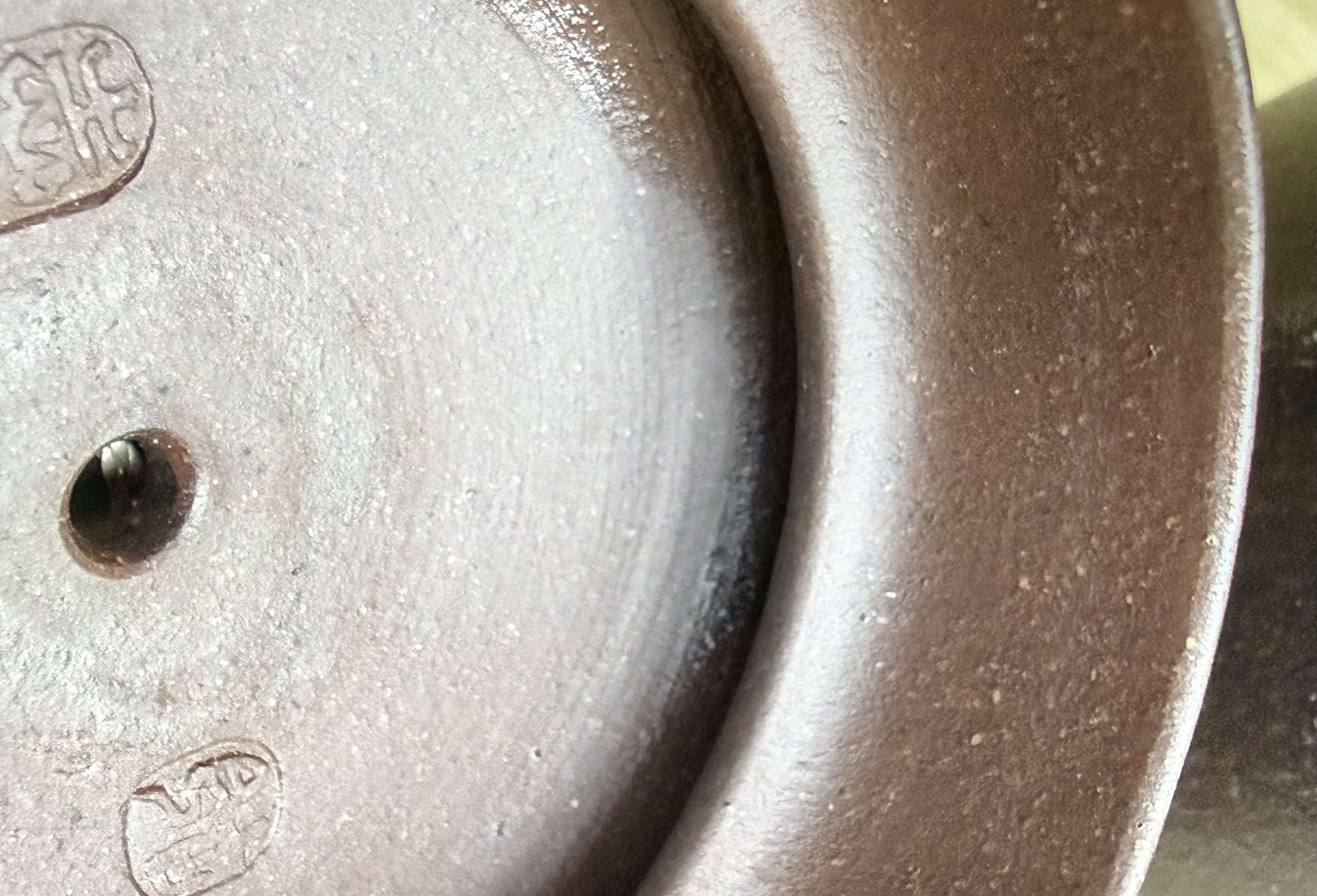 柴烧德钟｜全手工紫砂的火痕诗行，藏于拙器中的匠心与天成