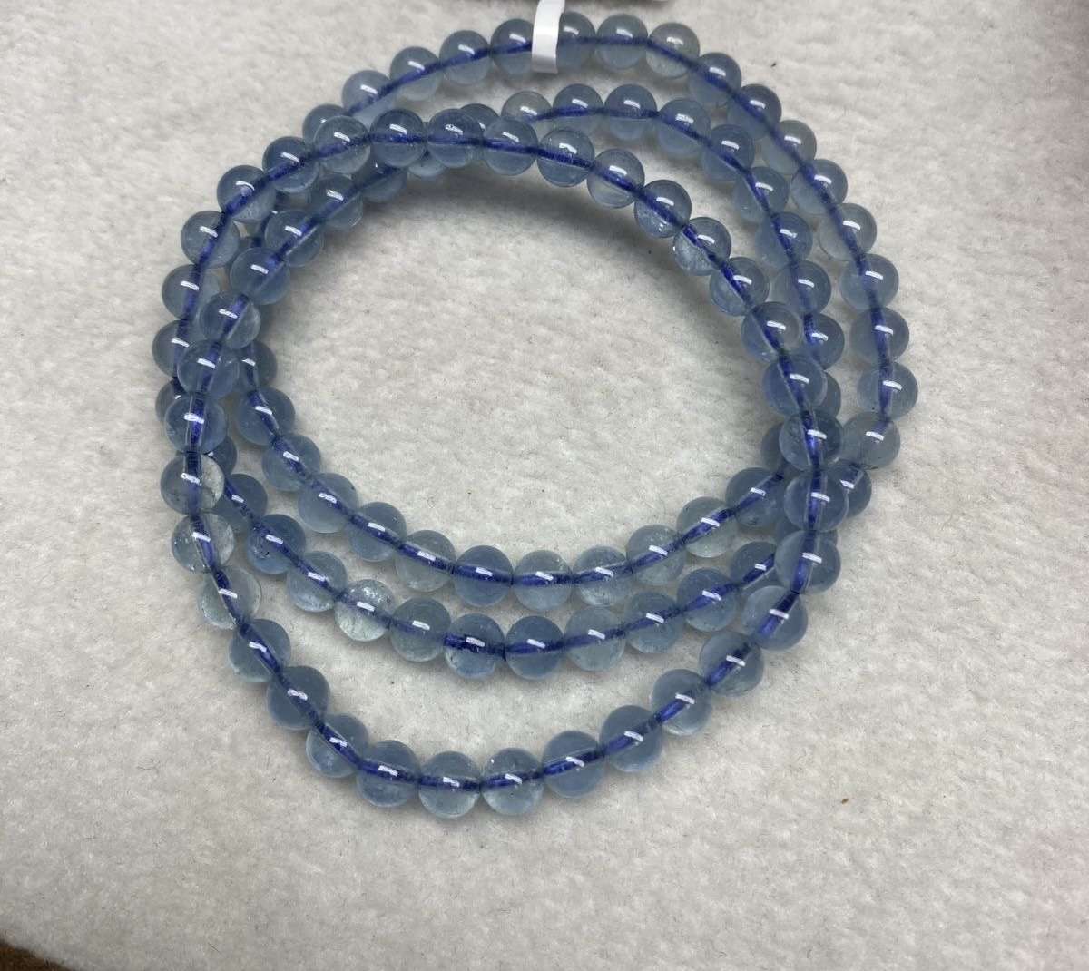 灰月光石（拉长石）：蓝晕流光里的天然宝石