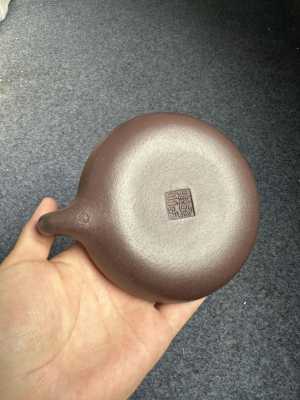 紫泥竹韵扁石瓢紫砂壶赏析:材质、器型与鉴别要点 紫泥竹韵扁石瓢紫砂壶赏析:材质、器型与鉴别要点