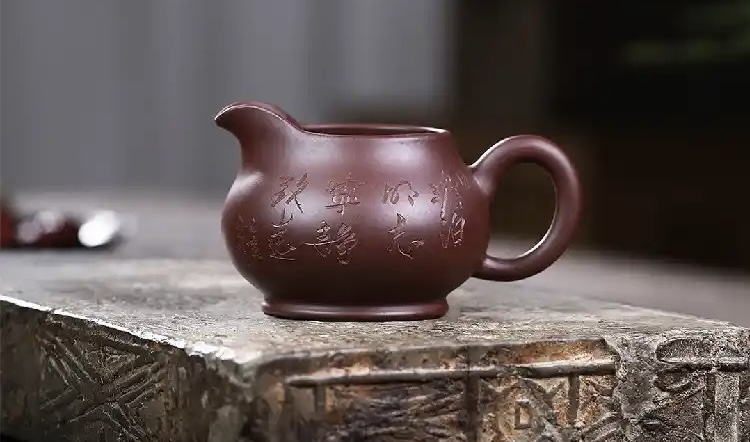 手工壶与量产壶深度对比——普通茶友该如何选择紫砂壶