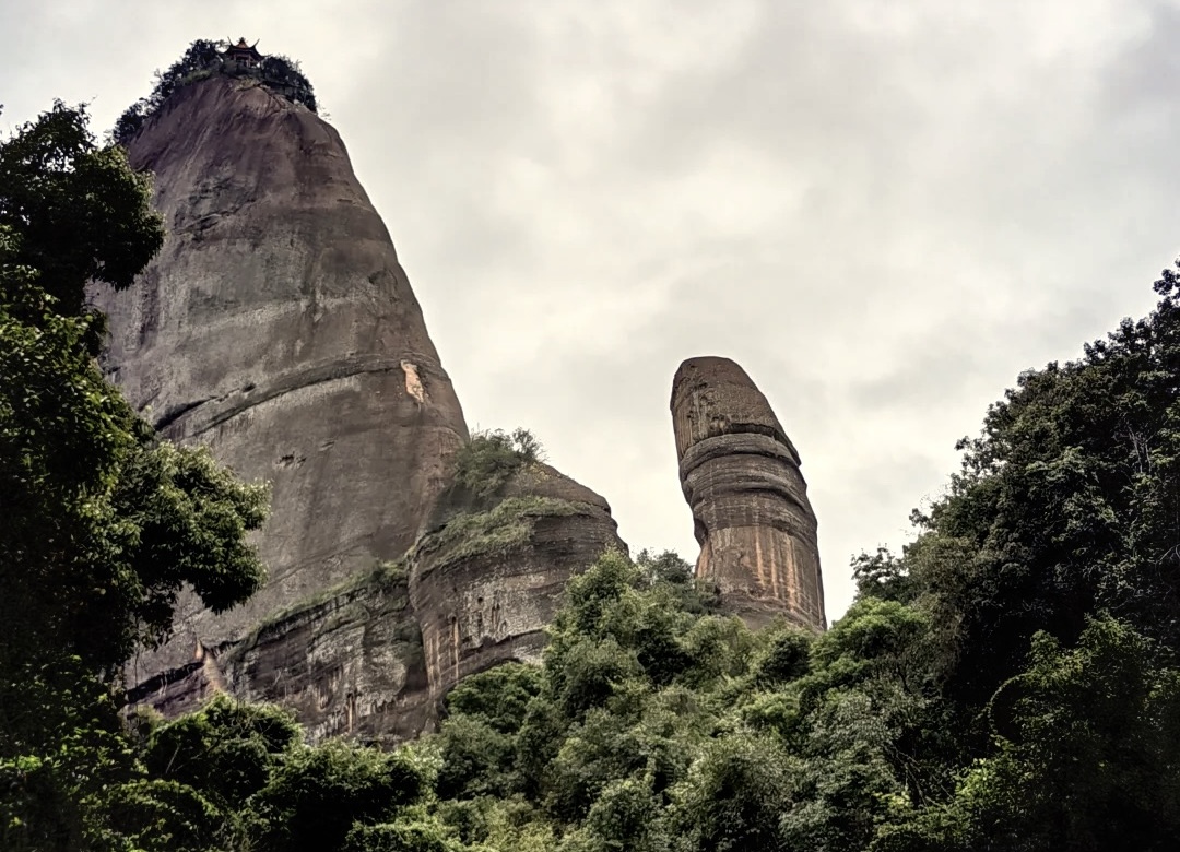 阳元石与阴元石：丹霞天地阴阳奇石，藏于山川的亿年自然瑰宝