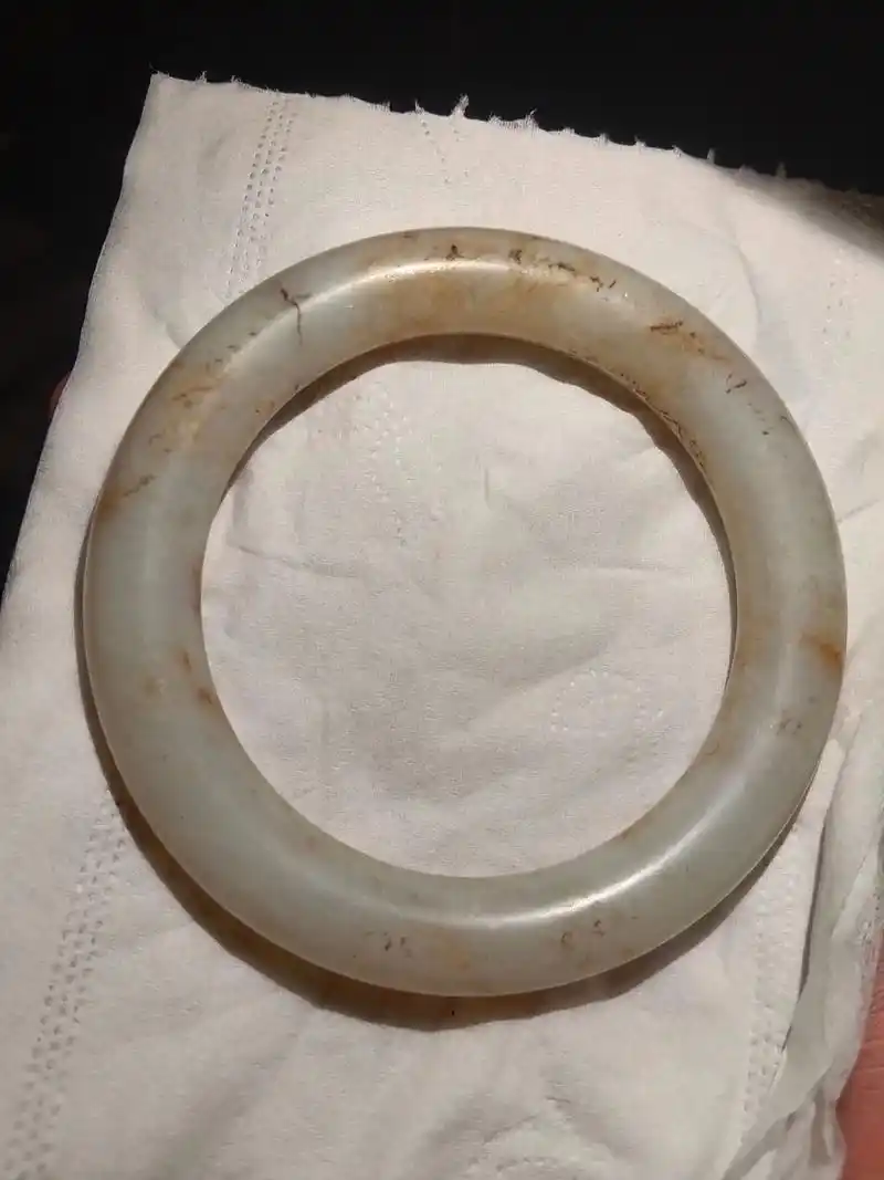 清代老和田玉分辨诀窍，沁色包浆一眼分清新老