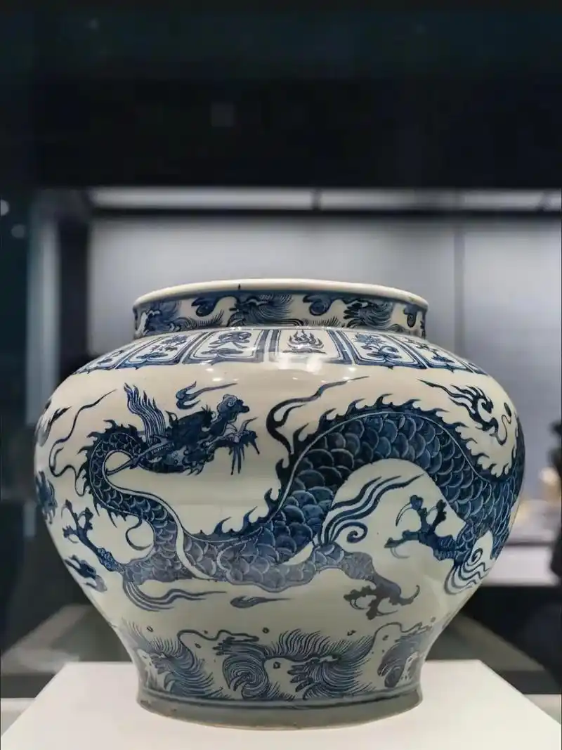 元青花的主要特征是什么？
