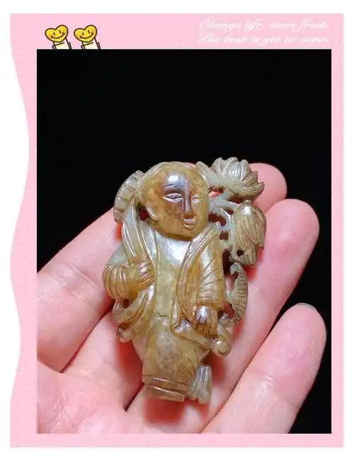 明代镂雕持莲童子玉佩：世俗吉祥文化的玉雕表达