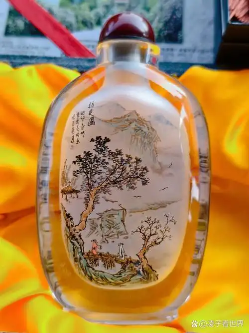 方寸逆绘——中国内画鼻烟壶的起源与艺术诞生