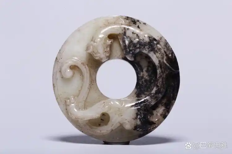 宋代仿汉螭龙玉璧