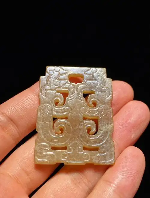 现代新玉仿古汉代龙凤佩（仿品）
