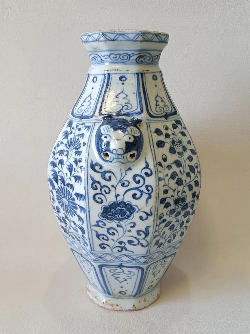 逸风网鉴定报告：元青花八棱兽耳瓶为仿古工艺品，不是元代真品