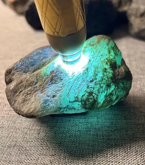 翡翠原石的种水越好越有收藏价值吗？