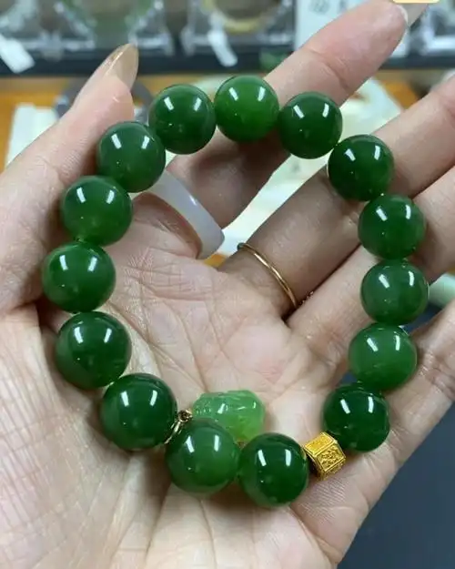 俄玉盘玩养护全攻略，正确盘养提升玉质质感与光泽