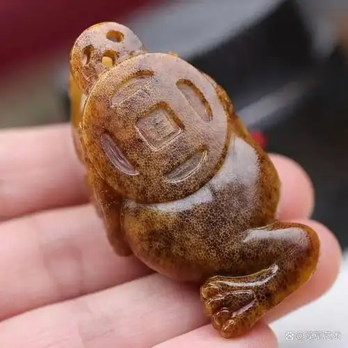 老角雕包浆鉴定，自然盘玩旧气与人工染色区分