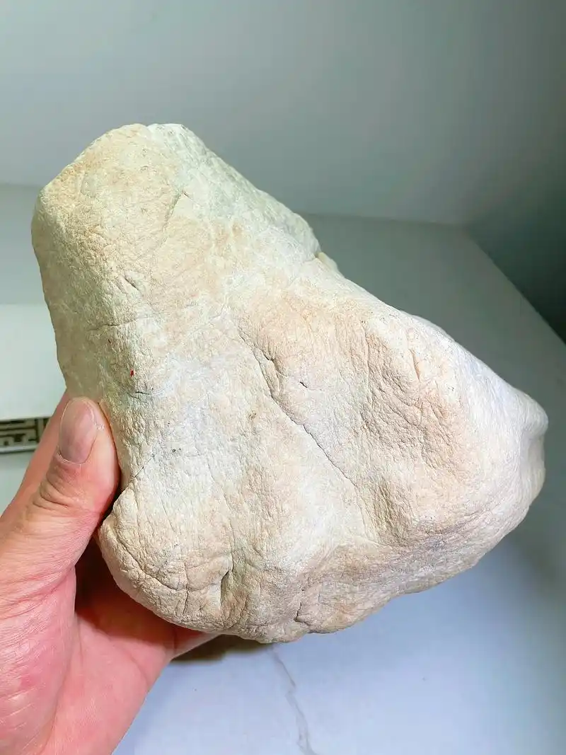 木那翡翠原石外皮特征