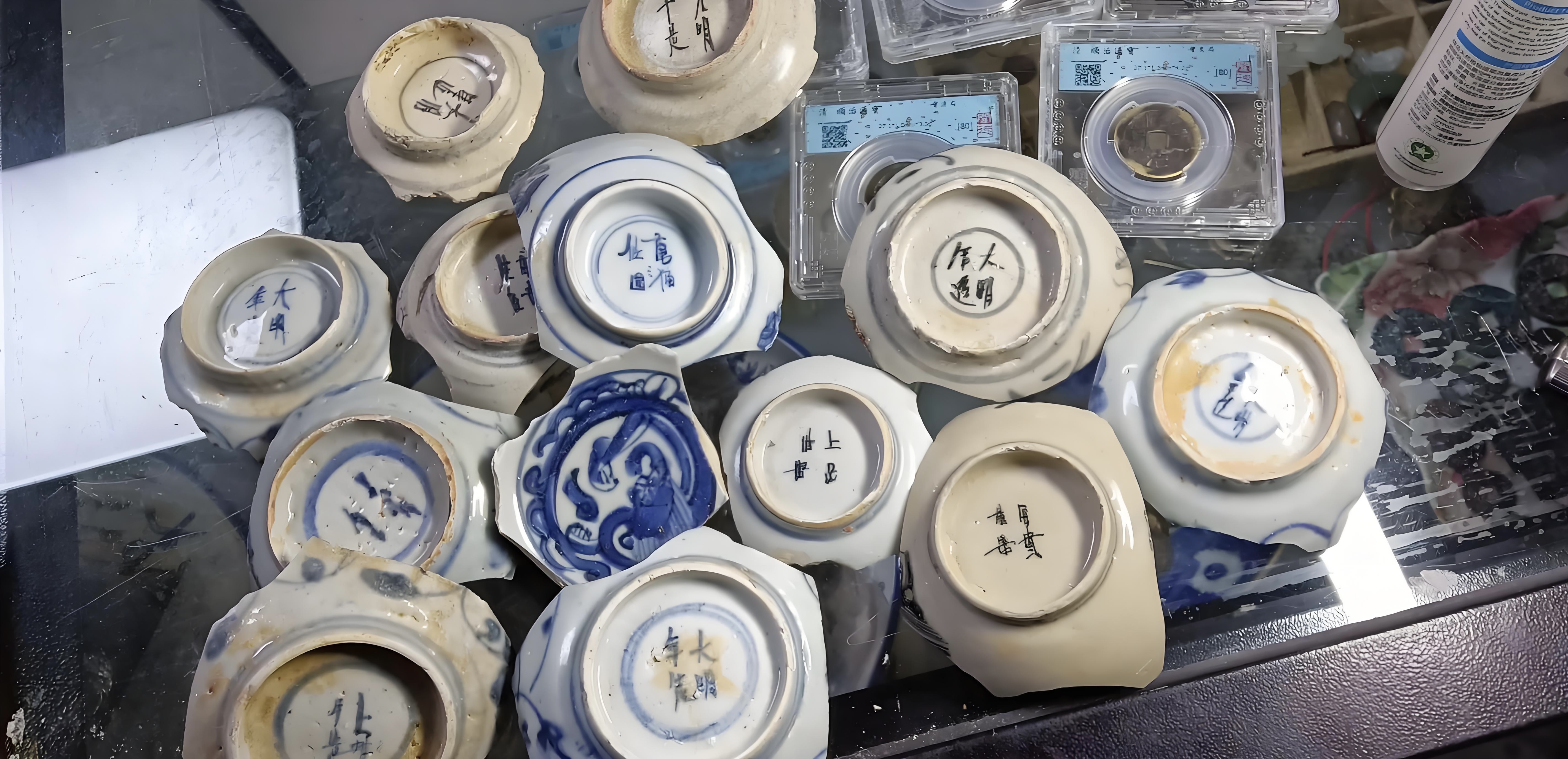 如何判断青花瓷胎釉是否人工处理（人为做旧、打磨、酸洗、补釉、打磨底足）