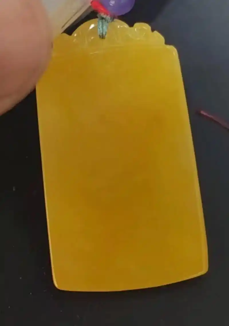 黄色翡翡（金翡翠）