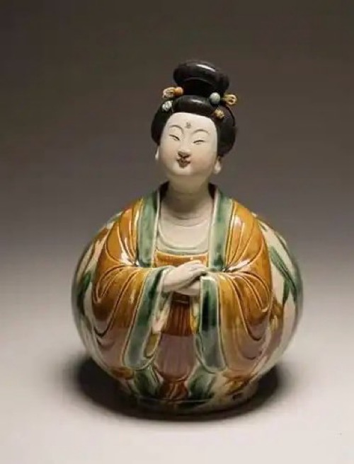 唐三彩为什么大多是陪葬明器，不适合活人日常使用